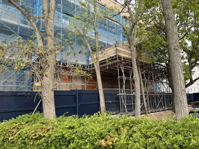 Priory Court vehicle access gantry scaffold